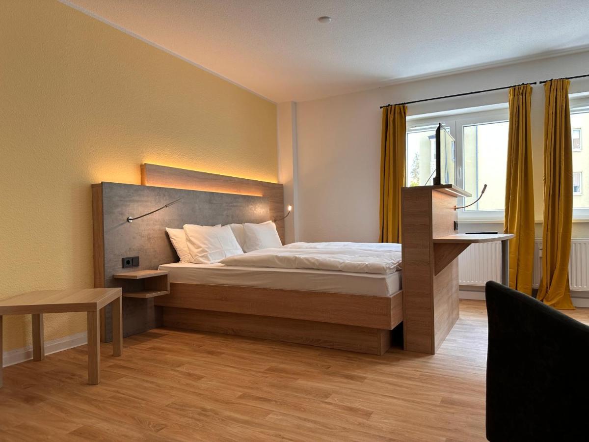 Ferienwohnungen Gaststaette Brauhaus Zwickau Gmbh Eksteriør billede
